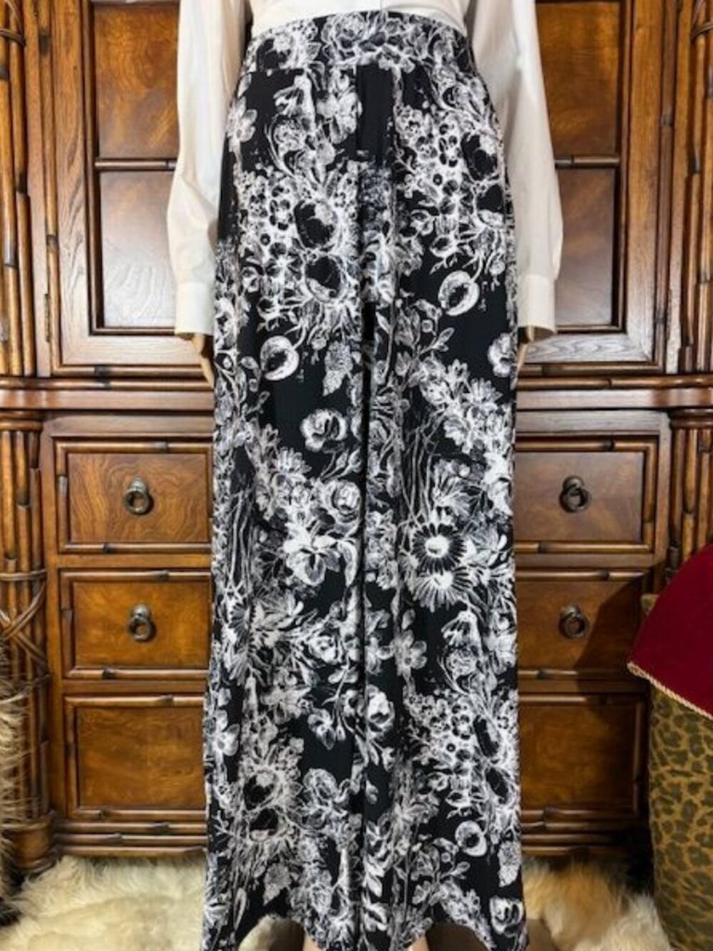 G.I.L.I. Black White Floral Side Slit Wide Leg Pant